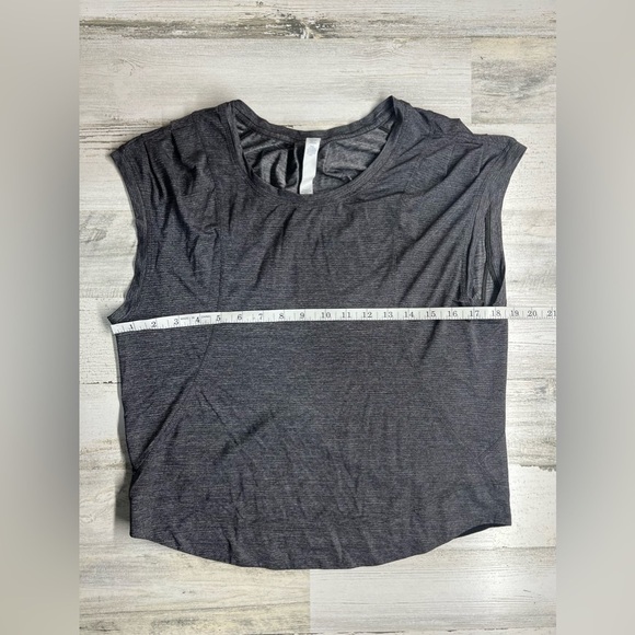 Lululemon sleeveless grey tee Sz.4 - Picture 2 of 7